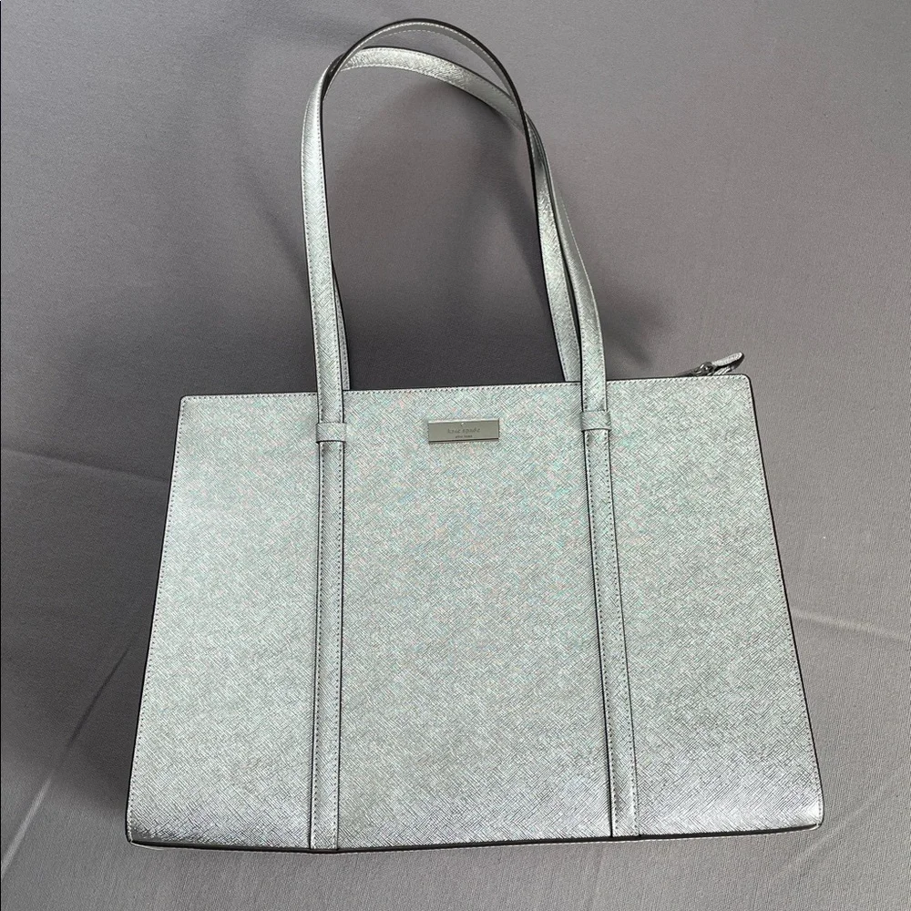 Kate Spade Kenzie Silver Metallic Purse & Wallet - Picture 2 of 16